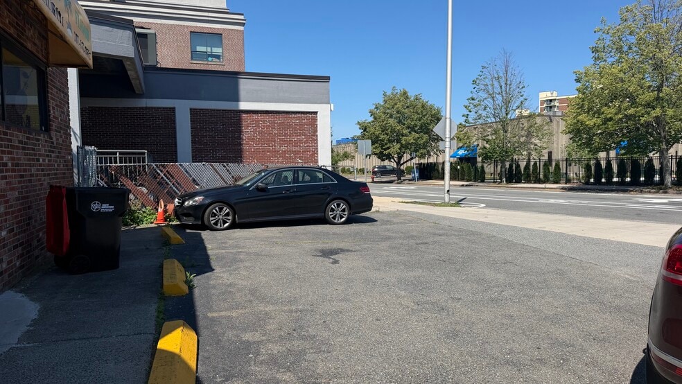More Photos Of 4 Wheeler st, Lynn Restaurant For Lease