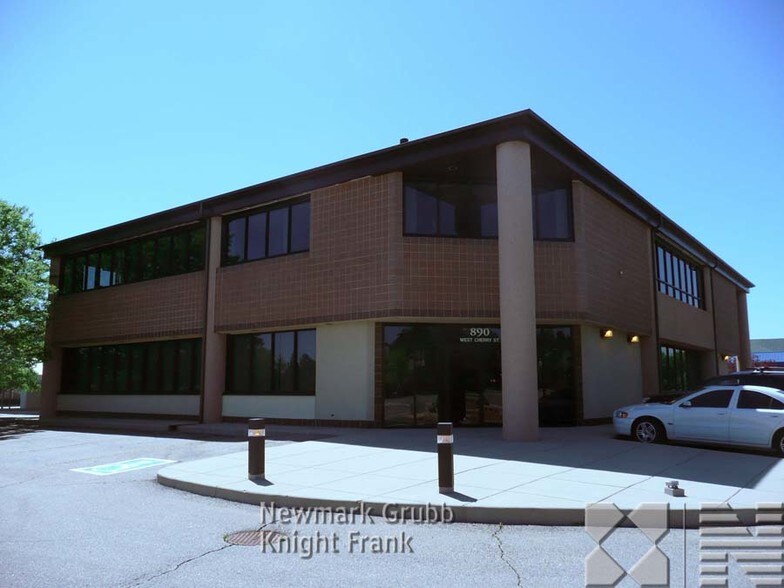 More Photos Of 890 W Cherry St, Louisville Office For Sale
