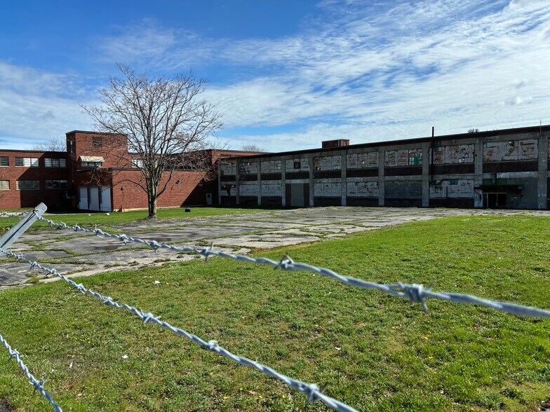 More Photos Of 2 Potomac St, Rochester Warehouse For Sale
