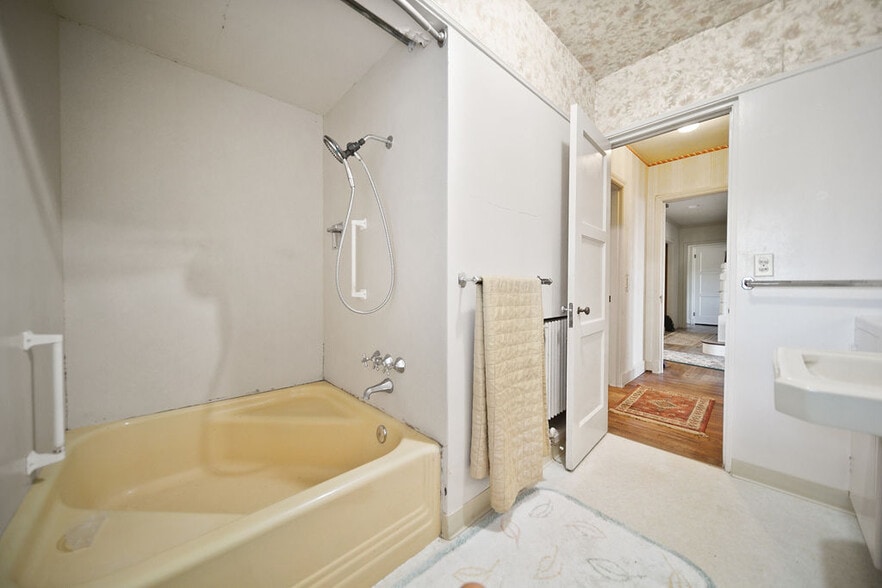 More Photos Of 3026 Marine Dr, Bremerton Specialty For Sale