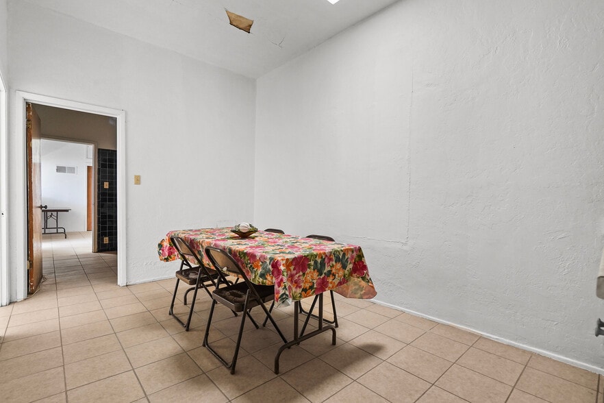More Photos Of 1600 Wyoming Ave, El Paso Storefront Retail Residential For Sale