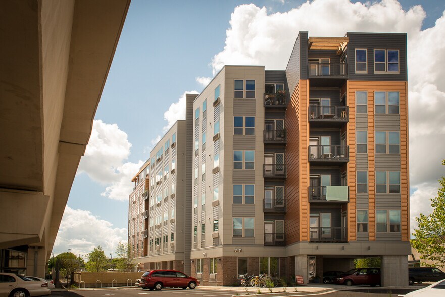 More Photos Of 2220 E Lake St, Minneapolis Apartments For Lease