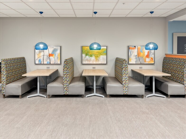 More Photos Of 625 Kenmoor Ave SE, Grand Rapids Coworking Space