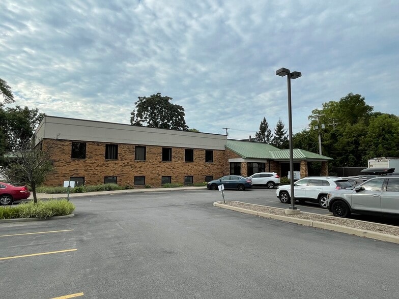 More Photos Of 275 Lake Ave, Rochester Office For Sale
