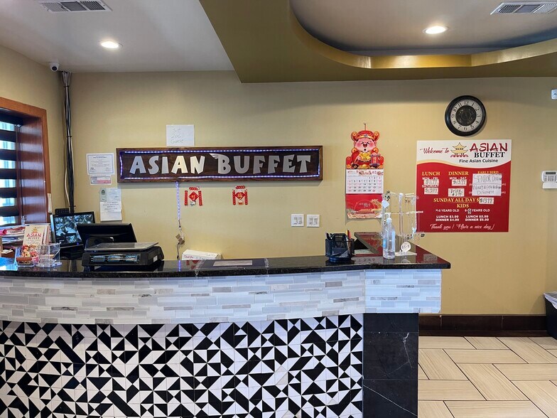 More Photos Of 730 W Spring Valley Rd, Richardson Restaurant For Sale