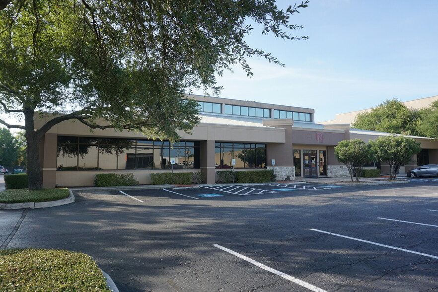 Primary Photo Of 922 Isom Rd, San Antonio Office For Sale