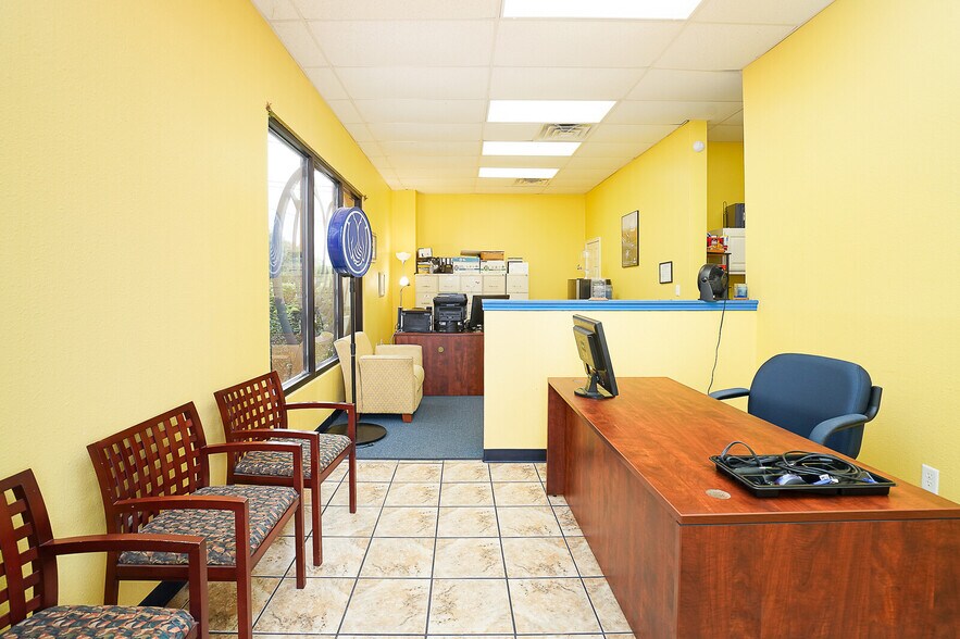More Photos Of 2430 E Southcross Blvd, San Antonio Storefront For Lease