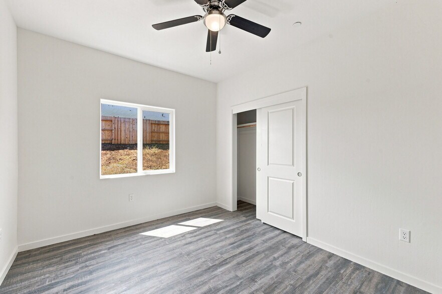 More Photos Of 9121 Prometheus Dr, Bakersfield Apartments For Sale