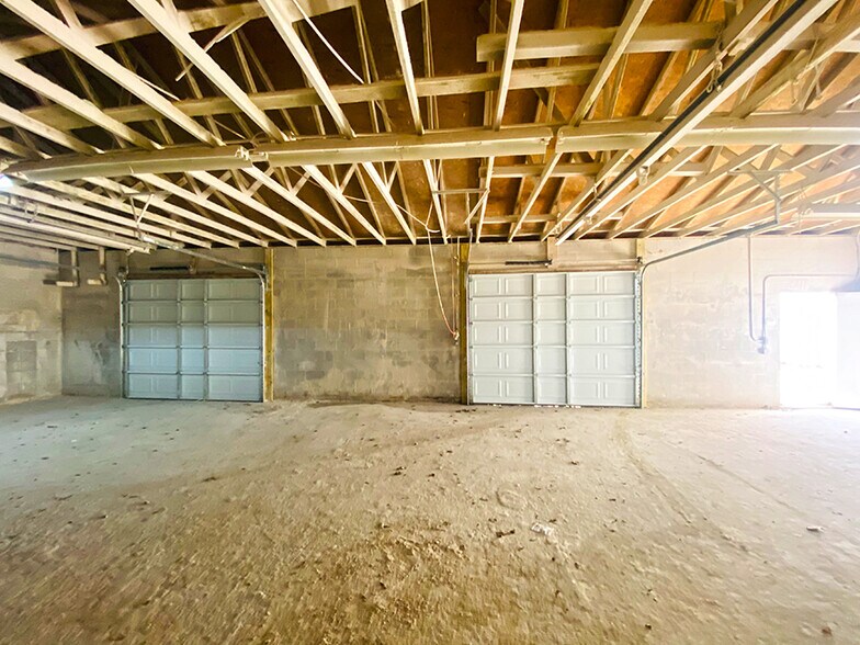 More Photos Of 41 Spring St, Jacksonville Warehouse For Sale