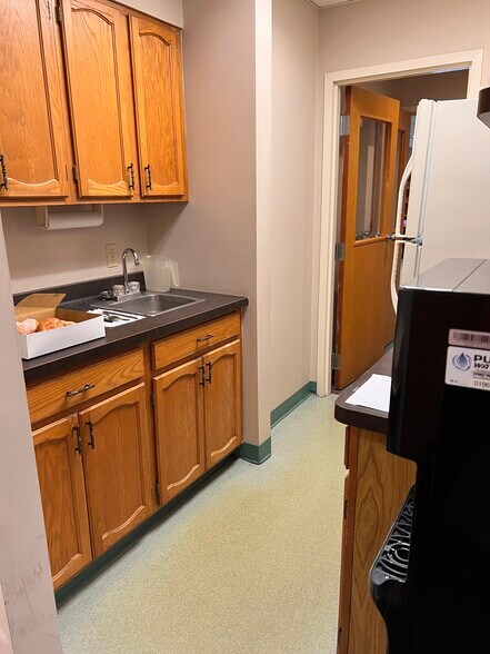 More Photos Of 285 Market St, Lockport Office For Sale
