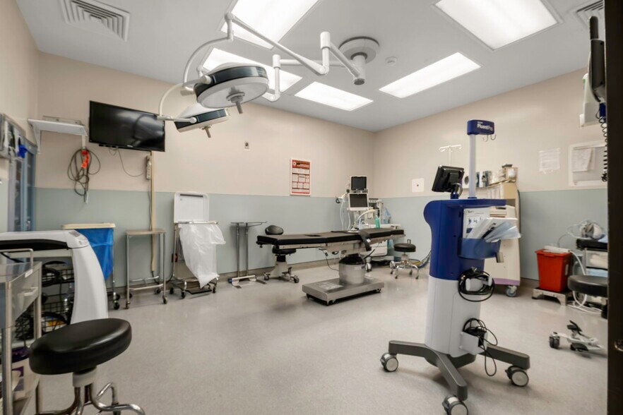 More Photos Of 1767 & 1781 Metromedical Dr, Fayetteville Medical For Sale