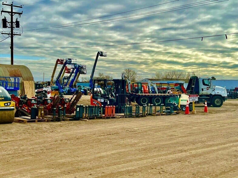 More Photos Of 7100 Eudora Dr, Commerce City Unknown For Lease