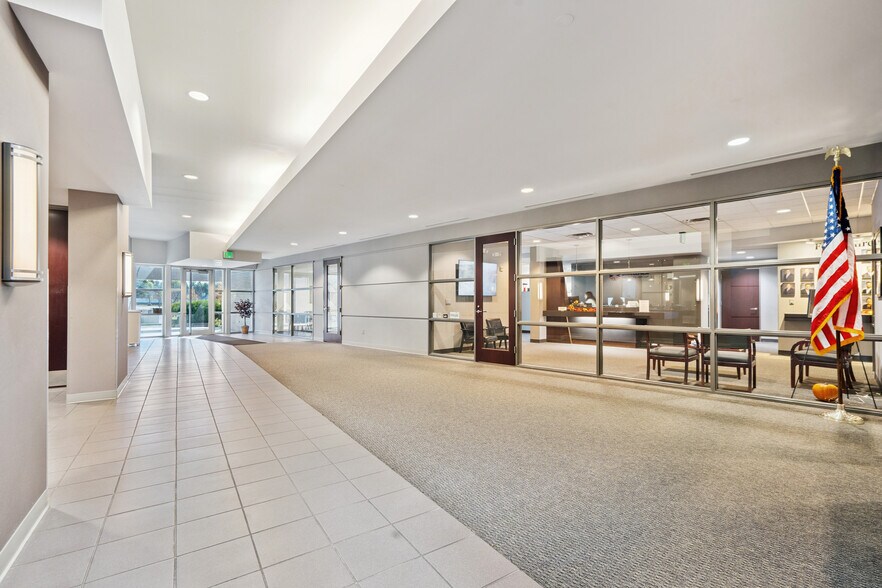 More Photos Of 4840 N River Blvd NE, Cedar Rapids Office For Lease