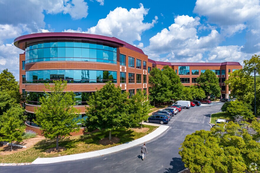 More Photos Of 1200 N Mayfair Rd, Wauwatosa Office For Lease