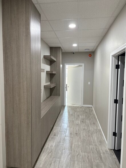 More Photos Of 4801 District Blvd, Bakersfield Warehouse For Lease