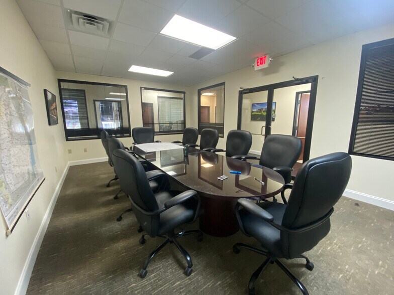 More Photos Of 3669 N Peachtree Rd, Atlanta Office For Lease