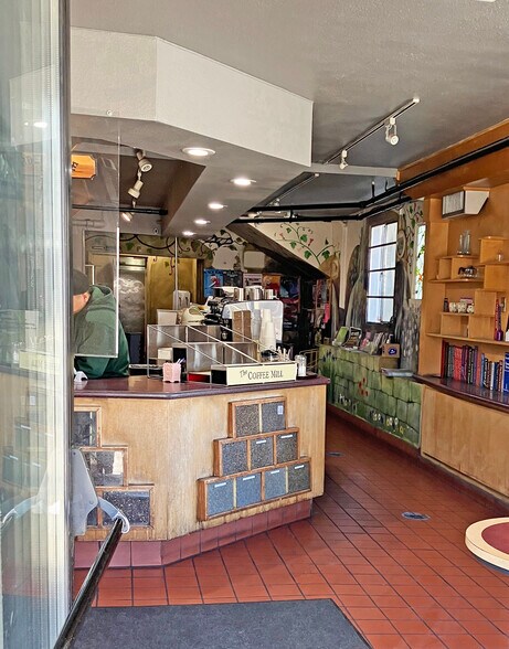 More Photos Of 3929 Grand Ave, Oakland Medical For Lease