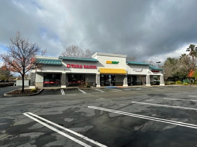 More Photos Of 3338 N Texas St, Fairfield Freestanding For Lease