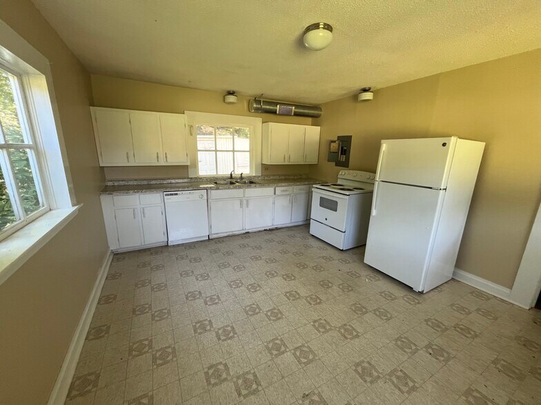 More Photos Of 2436 Ebenezer Ln, Gardendale Religious Facility For Sale