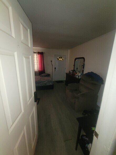 More Photos Of 1458 W 32nd St, Indianapolis Apartments For Sale