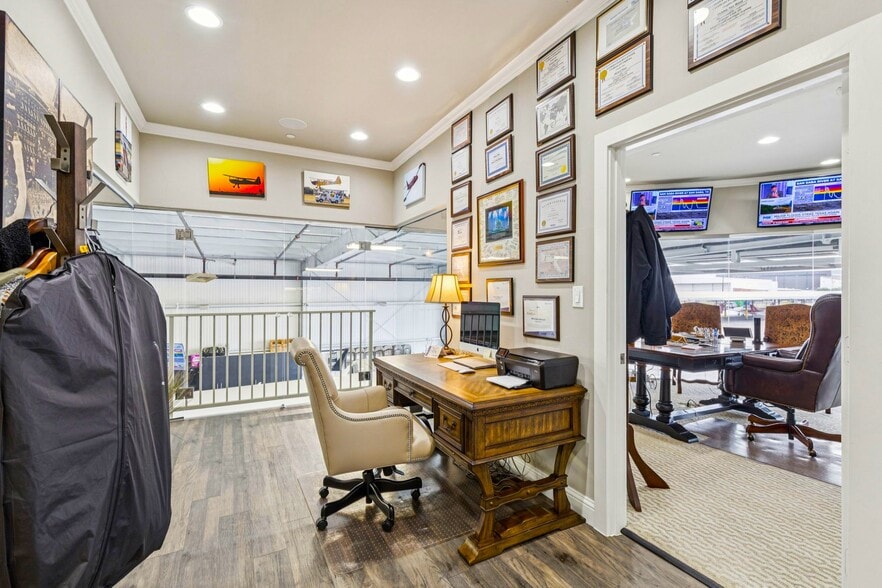 More Photos Of 15809 Addison Rd, Addison Airplane Hangar For Sale