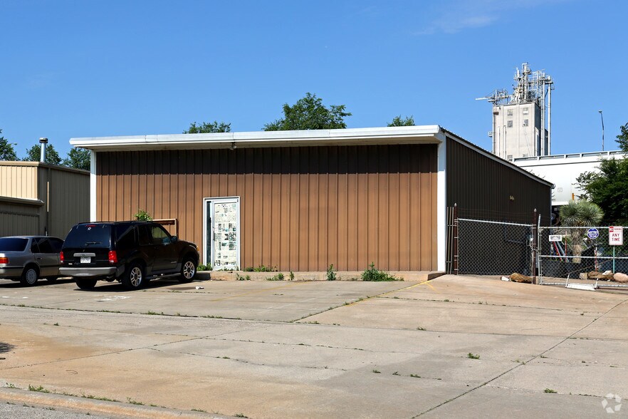 More Photos Of 2009 S Santa Fe Ave, Oklahoma City Unknown For Lease