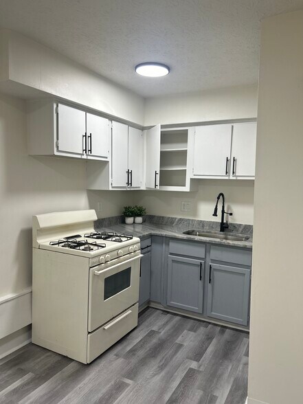 More Photos Of 3074 Howey Rd, Columbus Apartments For Sale