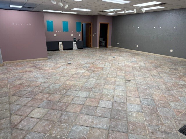 More Photos Of 668 Maratech Ave, Marathon City Unknown For Lease