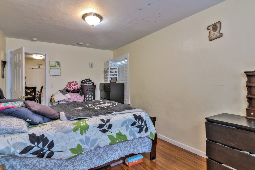 More Photos Of 66 3rd St, Gilroy Apartments For Sale