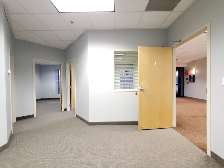 More Photos Of 5444 S Green St, Murray Medical For Lease