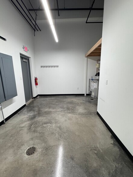 More Photos Of 9751-9869 Lincoln Plaza Way, Cedar Lake General Retail For Lease