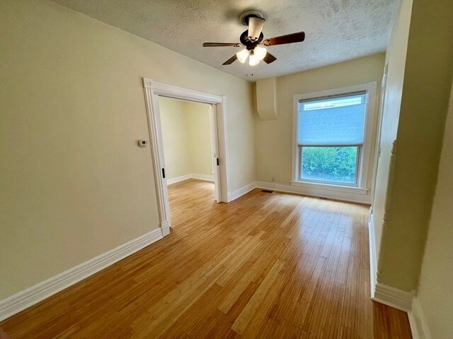 More Photos Of 208 S Elm St, Three Oaks Storefront For Sale