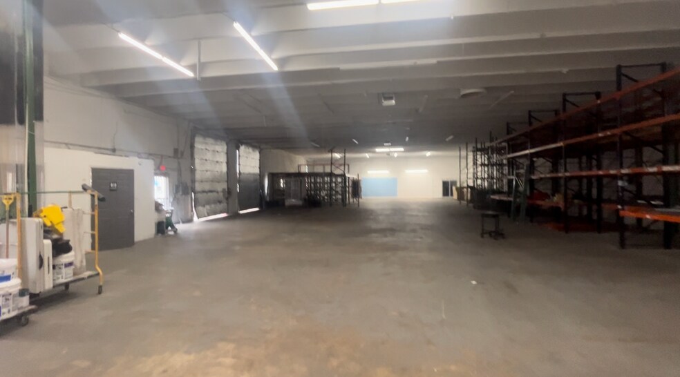More Photos Of 13740 NW 19th Ave, Opa Locka Warehouse For Lease