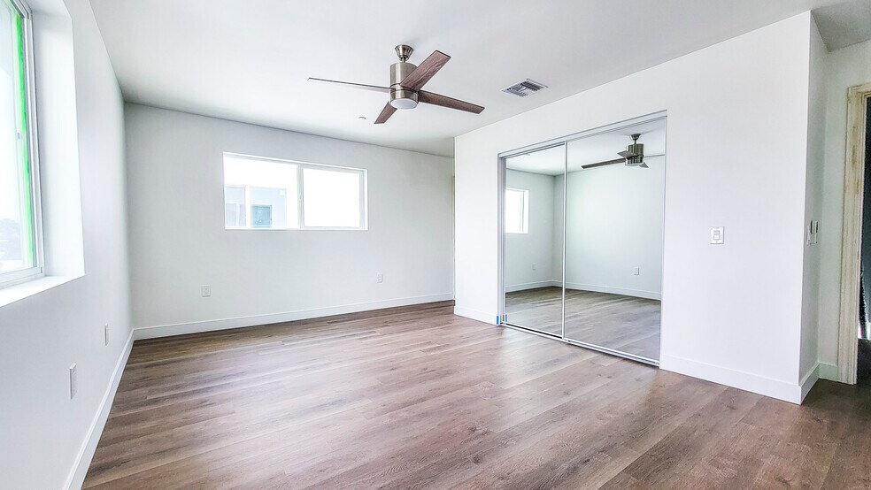 More Photos Of 11503 New Hampshire Ave, Los Angeles Apartments For Sale