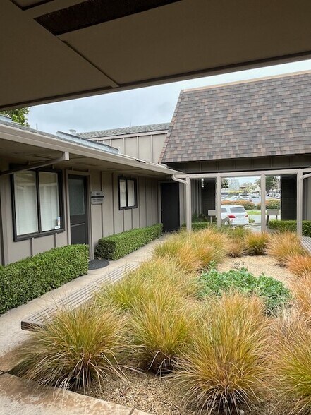 More Photos Of 26365 Carmel Rancho Blvd, Carmel Medical For Lease