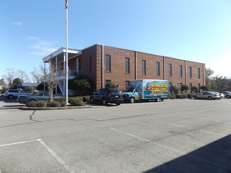 More Photos Of 3737 Government Blvd, Mobile Unknown For Lease