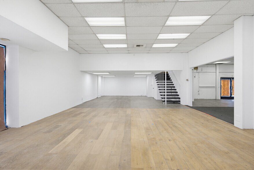 More Photos Of 718-734 Santa Monica Blvd, Santa Monica Storefront Retail Office For Lease