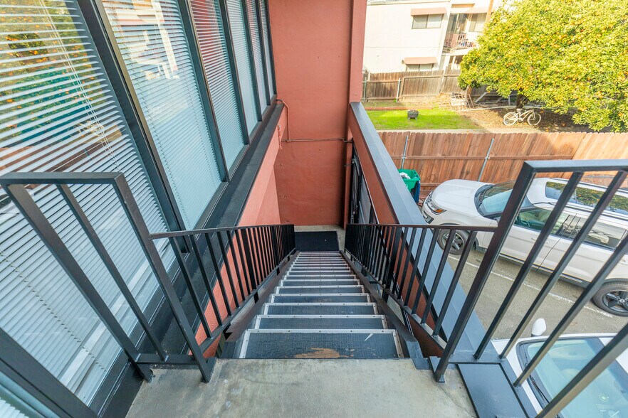 More Photos Of 2321 P St, Sacramento Office For Lease