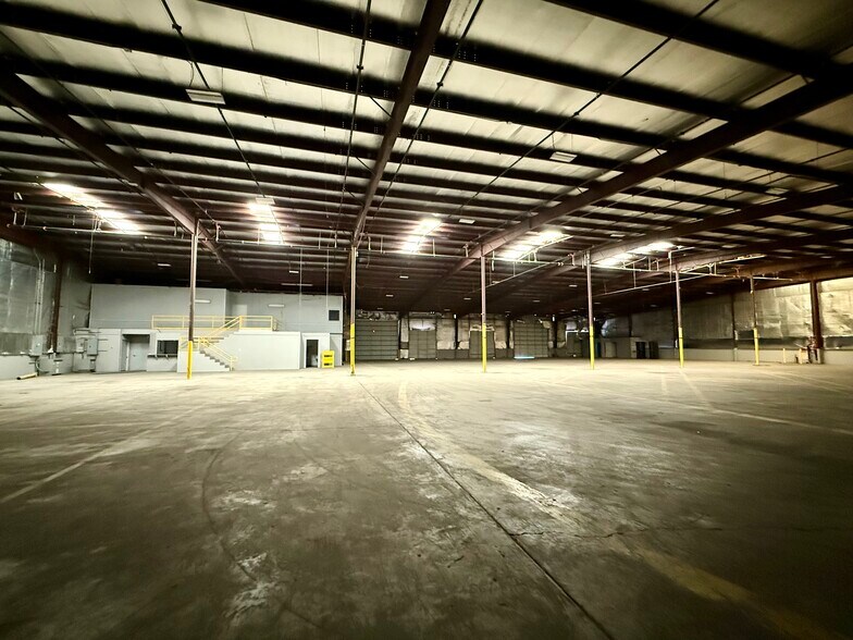 More Photos Of 13505 Regional Dr, Laredo Warehouse For Lease