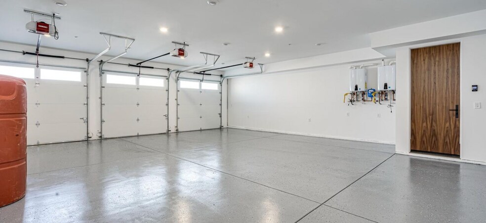 More Photos Of 612 & 614 5th Ave, Venice Apartments For Sale
