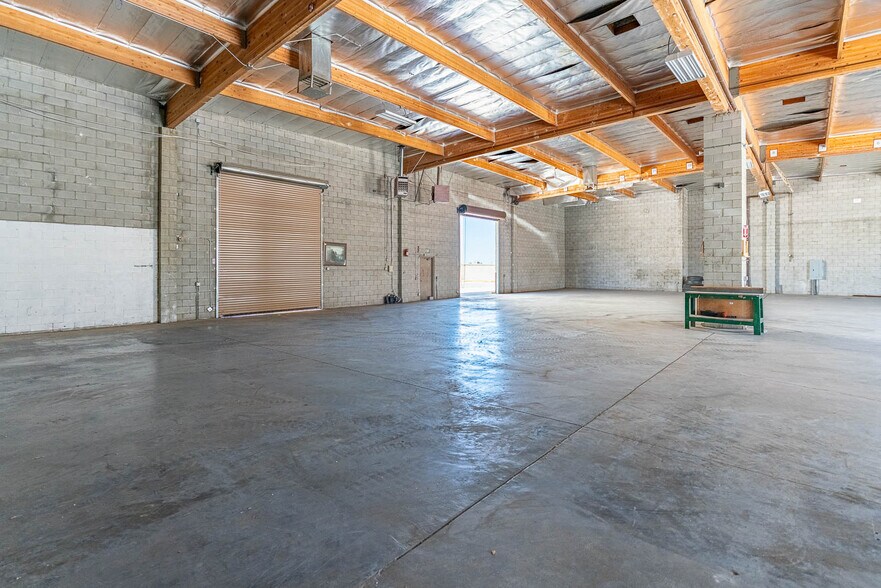More Photos Of 39360 3rd St E, Palmdale Warehouse For Sale