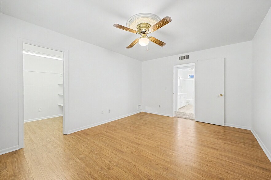 More Photos Of 8038 E Almeria Rd, Scottsdale Office For Sale