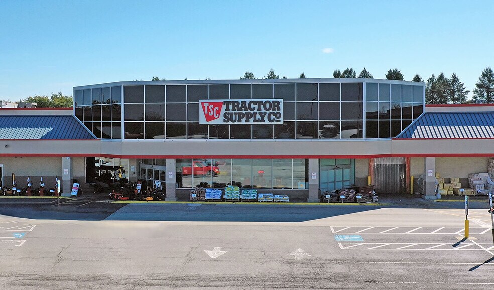 More Photos Of 870 N US Highway 15 N., Dillsburg Unknown For Lease