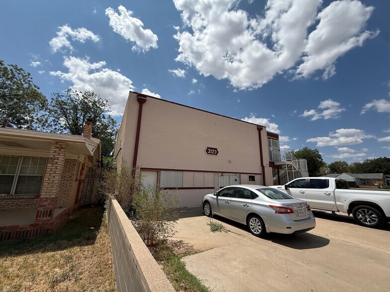 More Photos Of 2123 15th St, Lubbock Apartments For Sale