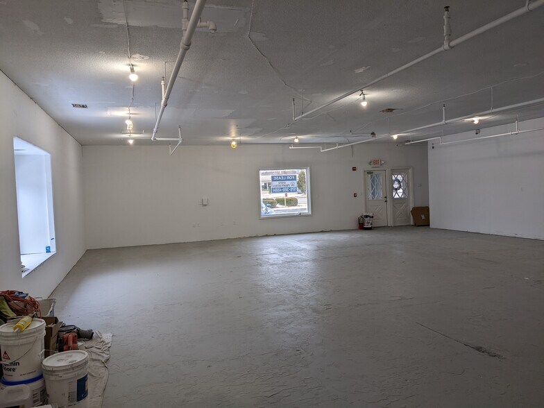 More Photos Of 436 Great Rd, Acton Storefront Retail Office For Lease