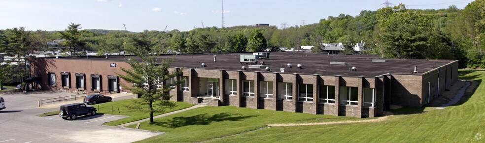 More Photos Of 700 Executive Blvd, Elmsford Manufacturing For Lease