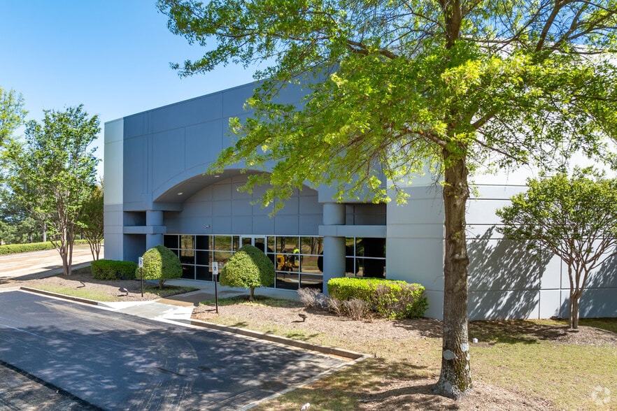 More Photos Of 5950 Freeport Ave, Memphis Distribution For Lease