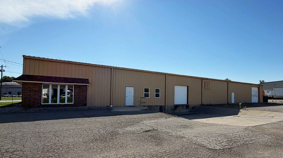 More Photos Of 3260 Homeward Way, Fairfield Warehouse For Lease