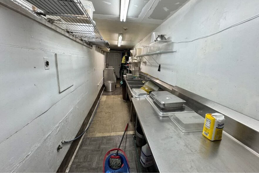 More Photos Of 701 N Salisbury Ave, Spencer General Retail For Sale