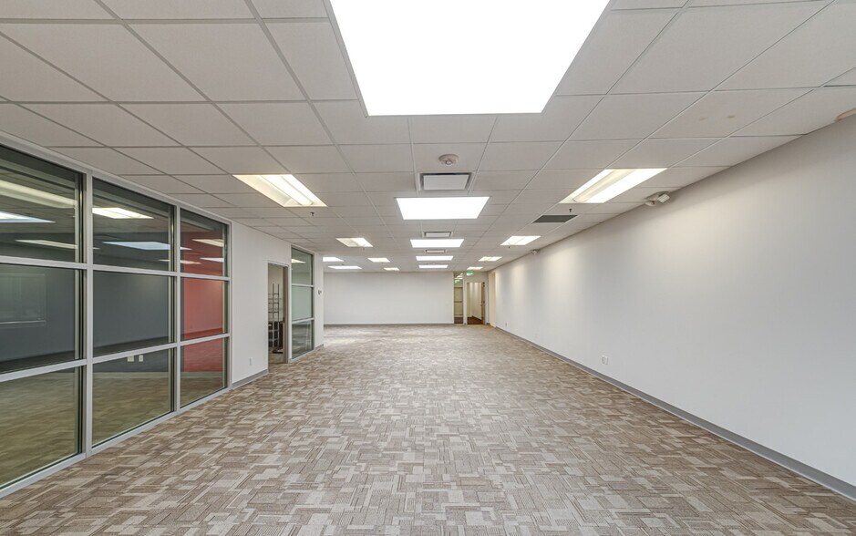 More Photos Of 8400 New Horizons Blvd, Amityville Office For Sale